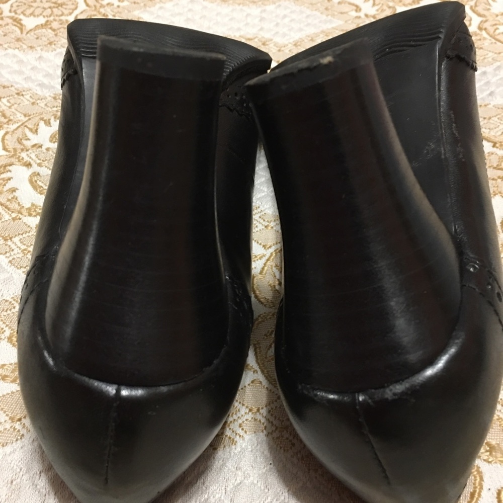 Apostrophe Pumps. Black. Size 6 M. - Picture 4 of 6